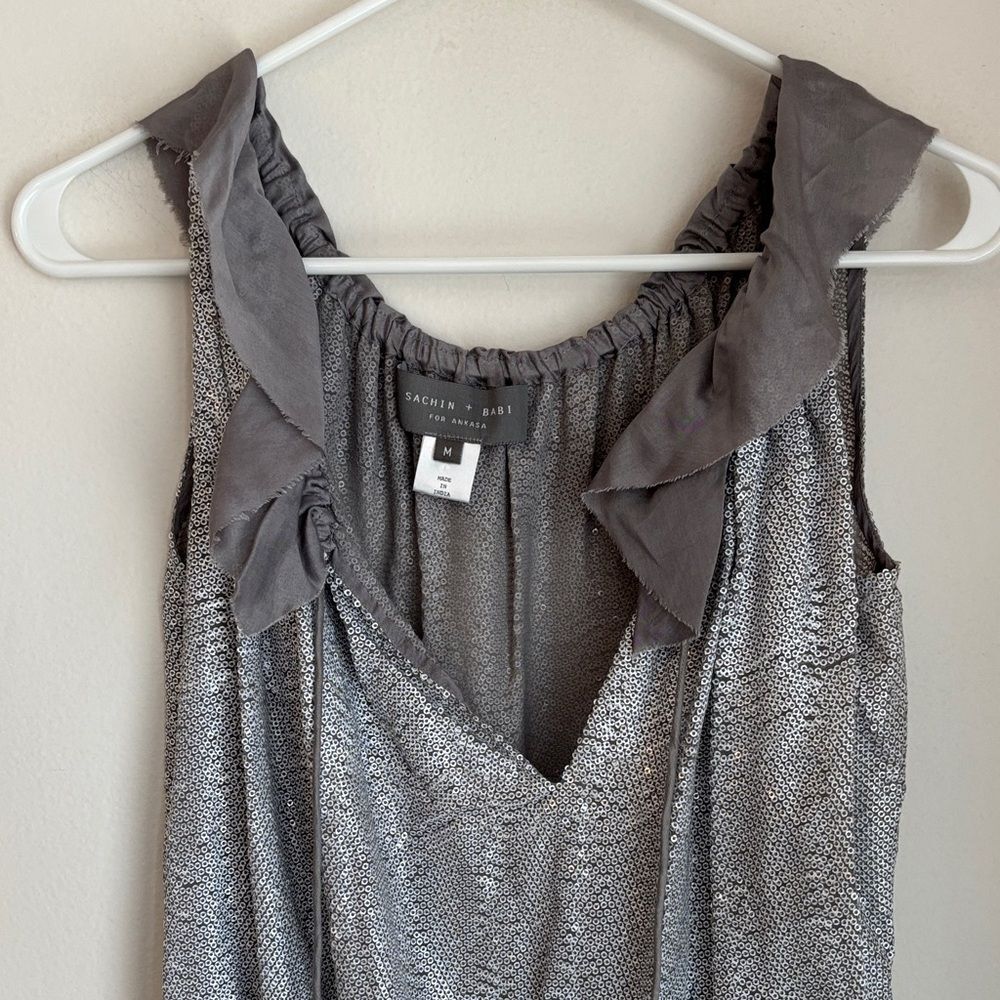 Sachin + Babi 100% silk Silver metallic Sleeveless Top w/ Ruffle Details women M - Picture 2 of 10